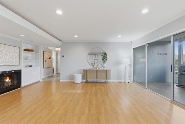 111 Wellesley, Redwood City CA: https://media.crmls.org/mediaz/8ae9244f-21ca-4f1d-8378-f9bf54ec5591.jpg