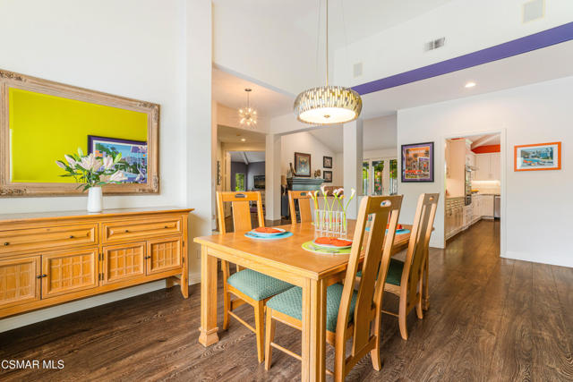 775 Parmenter Avenue, Thousand Oaks CA: https://media.crmls.org/mediaz/8ae9582c-91f8-4ec0-a7ae-69ea145927be.jpg