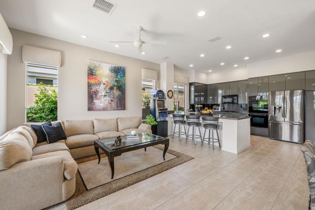 424 White Horse Trail, Palm Desert, CA 92211