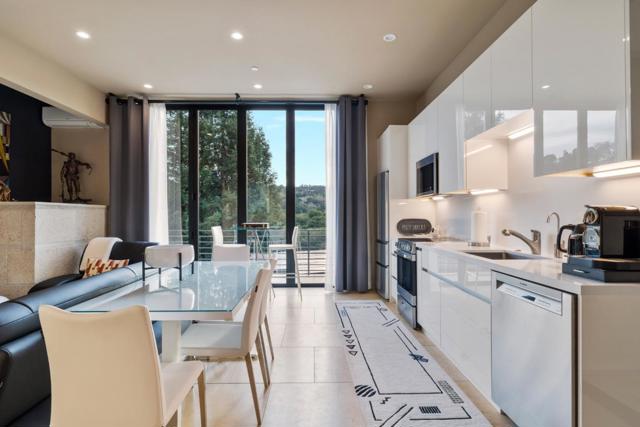 27673 Lupine, Los Altos Hills CA: https://media.crmls.org/mediaz/8aeac72e-667e-4342-a553-3a9d1f510cbc.jpg