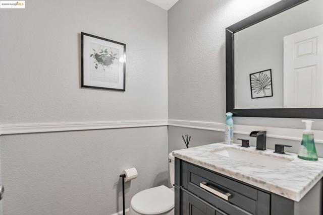 877 Boone Dr, Brentwood CA: https://media.crmls.org/mediaz/8aeb345f-c51a-4380-ad2a-e5e1feb15ea0.jpg