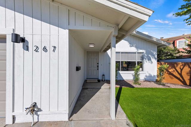 1267 Sonoma Ct, Chula Vista CA: https://media.crmls.org/mediaz/8aeb6c4c-23b5-457e-9edb-925bdd5ee19f.jpg