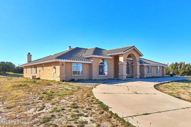 Detail Gallery Image 4 of 55 For 7176 Cataba Rd, Oak Hills,  CA 92344 - 4 Beds | 2/1 Baths