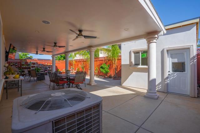 2385 N Mountainside Drive, Los Banos CA: https://media.crmls.org/mediaz/8aed7c47-8335-4405-b086-bfb58d6b9047.jpg