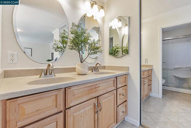 321 Chardonnay Cir, Clayton CA: https://media.crmls.org/mediaz/8aef038c-9f62-4b97-b9c5-3dbf55dfa5c9.jpg
