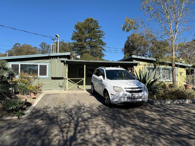 3460 Maplethorpe Lane, Soquel CA: https://media.crmls.org/mediaz/8aef26ab-d881-4703-a70e-aeb0ca42472a.jpg