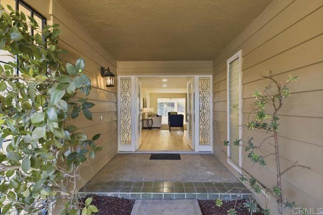 Detail Gallery Image 3 of 37 For 12209 Casero Pl, San Diego,  CA 92128 - 2 Beds | 2 Baths