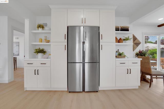 946 Notre Dame Ave, Concord CA: https://media.crmls.org/mediaz/8aefd86b-e5f3-4162-a3c4-5e461cd01353.jpg