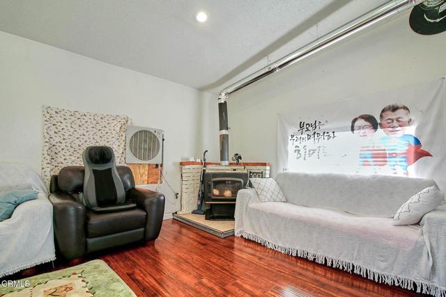 10424 Santa Fe Fire Road, Lucerne Valley CA: https://media.crmls.org/mediaz/8aeffdcc-ac81-4b69-8120-99249eeccf27.jpg