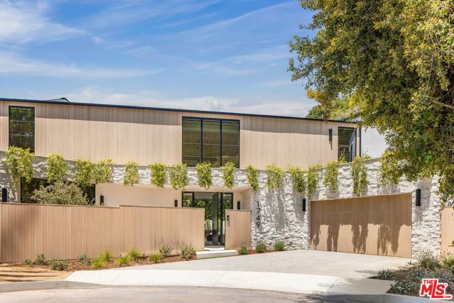 1749 Mandeville Lane, Los Angeles CA: https://media.crmls.org/mediaz/8af03a92-568c-427d-b48d-e518b31a3fe7.jpg