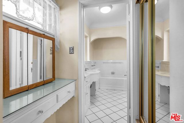 1358 Woodruff Avenue, Los Angeles CA: https://media.crmls.org/mediaz/8af08de0-439d-4566-b722-7cb30f7d8546.jpg