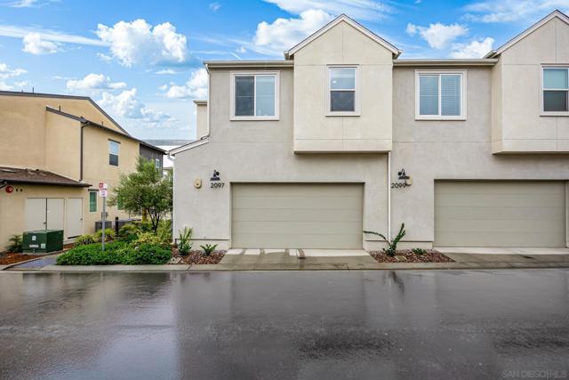 2097 Bluestone Cir, Chula Vista CA: https://media.crmls.org/mediaz/8af0c467-1aca-4221-9414-f575d310ad54.jpg