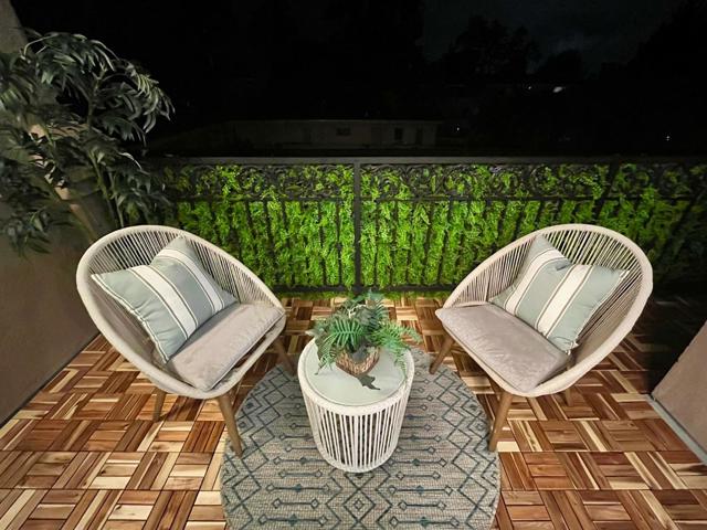 550 El Camino Real, Burlingame CA: https://media.crmls.org/mediaz/8af13c09-b7fd-4045-bd10-3b7e626f3da8.jpg