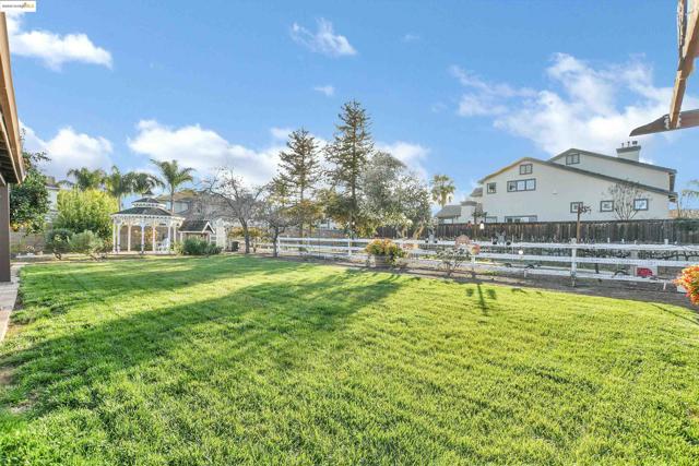 3215 Ohara Ave, Brentwood CA: https://media.crmls.org/mediaz/8af1718a-d905-4abb-9546-c42f7b62b36e.jpg