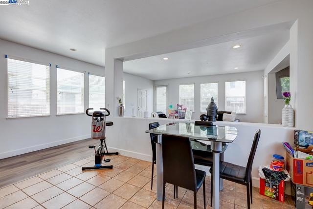 53 Puffin Cir, Oakley CA: https://media.crmls.org/mediaz/8af1c12e-77a1-4bff-a8db-d48319dd6134.jpg