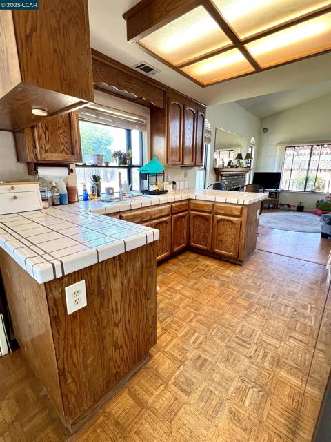 1170 Mills Place, Oakley CA: https://media.crmls.org/mediaz/8af1c418-6379-4db2-a16e-cbe7f3e18cf6.jpg
