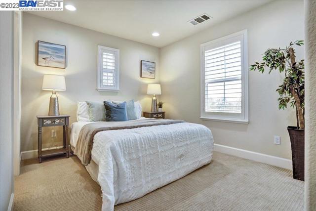 Second bedroom with bathroom on 3rd floor