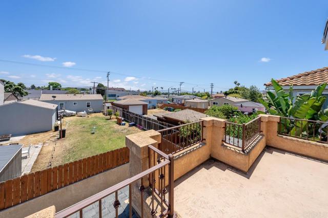 488 Park Way, Chula Vista CA: https://media.crmls.org/mediaz/8af2548d-09bc-45bc-a6cb-163ade029f8e.jpg