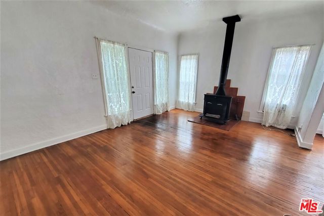 813 N POINSETTIA Place, Los Angeles CA: https://media.crmls.org/mediaz/8af2e1f9-9381-4fcf-9dd0-5c3833d06a0f.jpg