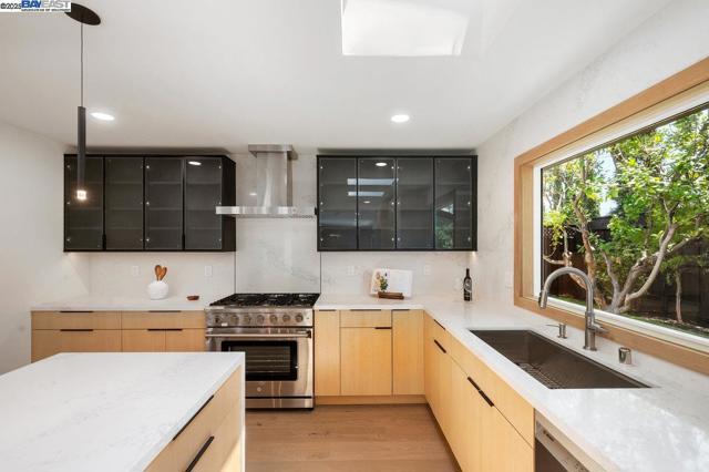 2662 Tuliptree Ln, Santa Clara CA: https://media.crmls.org/mediaz/8af2ed42-7519-41f8-adfe-694122455759.jpg