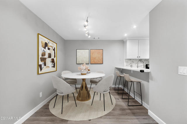 2718 Wendy Place, Port Hueneme CA: https://media.crmls.org/mediaz/8af32449-c43f-4019-a5bc-cc8df75e211c.jpg