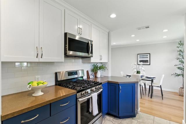 756 7th Avenue, Redwood City CA: https://media.crmls.org/mediaz/8af32f9c-6a50-4f09-8438-8d894d297712.jpg