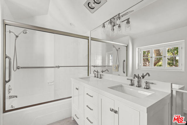 808 Woodacres Road, Santa Monica CA: https://media.crmls.org/mediaz/8af3c764-cb06-4de9-8c79-c09d3f182245.jpg
