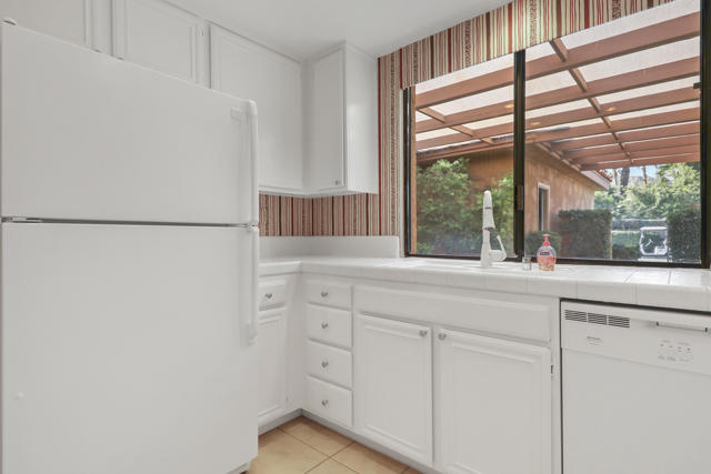 16 Haig Drive, Rancho Mirage CA: https://media.crmls.org/mediaz/8af41699-59c7-4f69-8124-335ab685b199.jpg