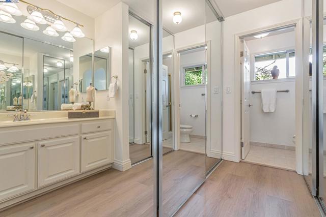 736 Tunbridge Rd, Danville CA: https://media.crmls.org/mediaz/8af4ba50-8050-4532-9ac5-d3f6acf603a5.jpg