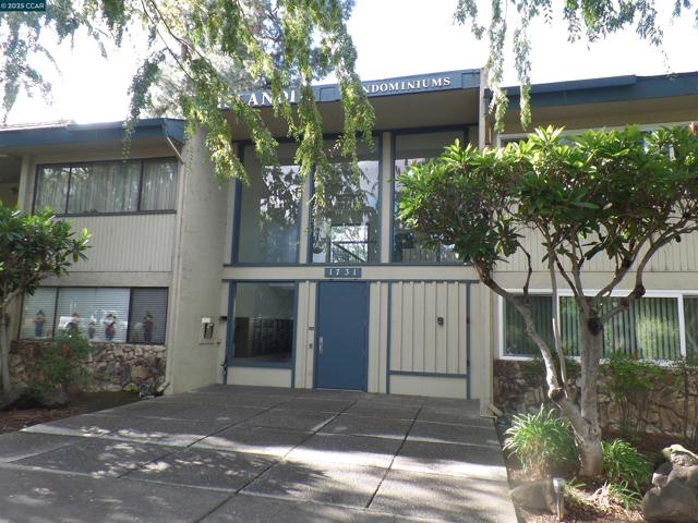1731 Ellis st, Concord CA: https://media.crmls.org/mediaz/8af50138-5207-4cc8-b76e-eba6ba828d47.jpg