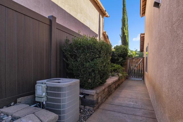 Detail Gallery Image 35 of 45 For 13740 Gateway View Dr, El Cajon,  CA 92021 - 4 Beds | 2/1 Baths