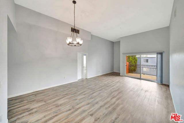 11124 Burbank Boulevard, 311 photo 4