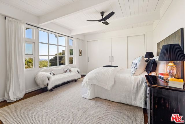 880 Knollwood Drive, Santa Barbara CA: https://media.crmls.org/mediaz/8af56a1b-559e-4ea1-a2ab-952be1fa6ad2.jpg