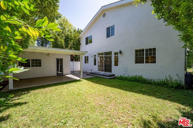 5114 Cedros Avenue, Sherman Oaks CA: https://media.crmls.org/mediaz/8af594b9-2ab4-4ce8-a53e-9ada21f3b032.jpg