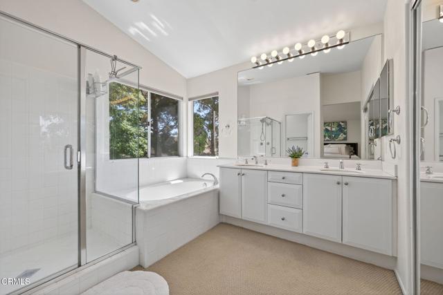 5004 Ladera Vista Drive, Camarillo CA: https://media.crmls.org/mediaz/8af5c9df-2e62-4cb6-b541-226f6afc3420.jpg