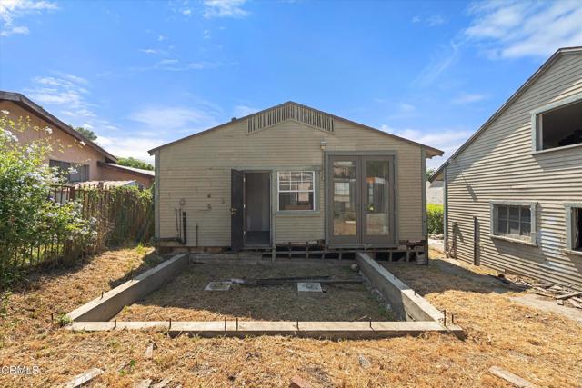 3741 Locke Avenue, Los Angeles CA: https://media.crmls.org/mediaz/8af605f1-25da-4394-acd4-f934334b60d9.jpg