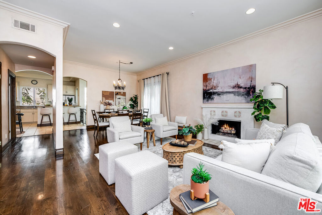 4125 W Hood Avenue #103