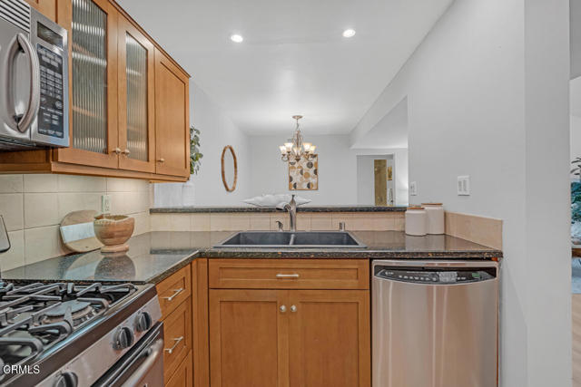 Detail Gallery Image 9 of 29 For 601 E California Bld #302,  Pasadena,  CA 91106 - 2 Beds | 2 Baths