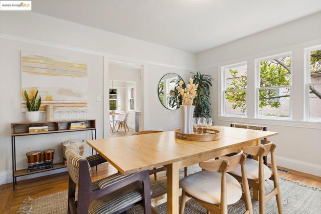 1814 Carleton ST, Berkeley CA: https://media.crmls.org/mediaz/8af708e6-5c08-4f74-ad3c-e792c022e8fb.jpg
