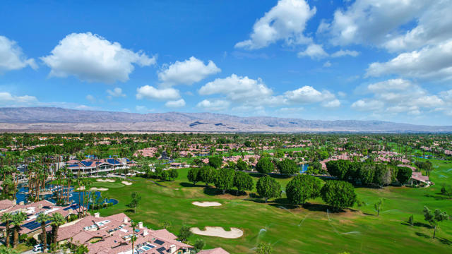 86 Palomino Circle, Palm Desert, CA 92211