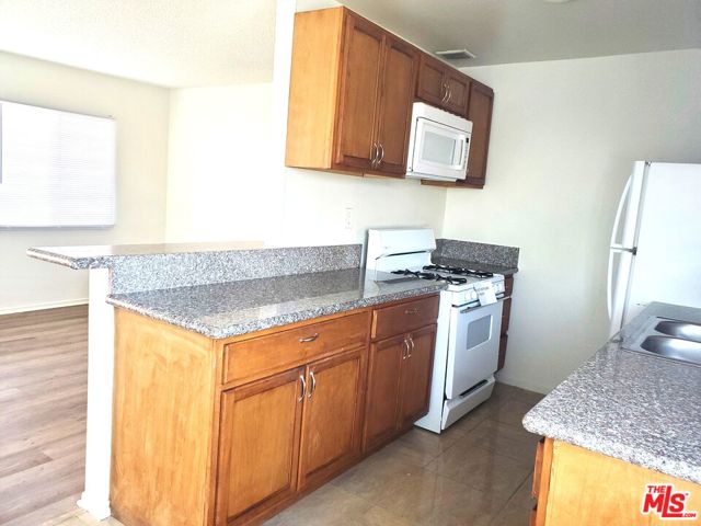 1819 S Gramercy Place, Los Angeles CA: https://media.crmls.org/mediaz/8af86834-62af-465a-8168-173dcc57b2b4.jpg
