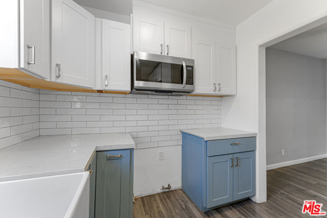 8056 Wakefield Avenue, Panorama City CA: https://media.crmls.org/mediaz/8af96217-0c41-448a-a2c8-101d6cc71a66.jpg