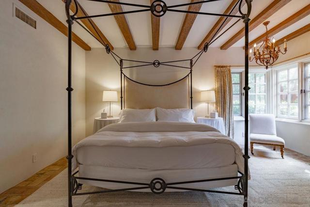 17116 Paseo Hermosa, Rancho Santa Fe CA: https://media.crmls.org/mediaz/8af9a0d5-694a-4c0d-bd6e-dabf7e7cc767.jpg