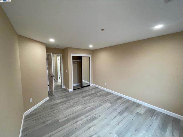 706 Widgeon St, Foster City CA: https://media.crmls.org/mediaz/8af9d9dd-7710-426a-b01f-65f0babef5d3.jpg