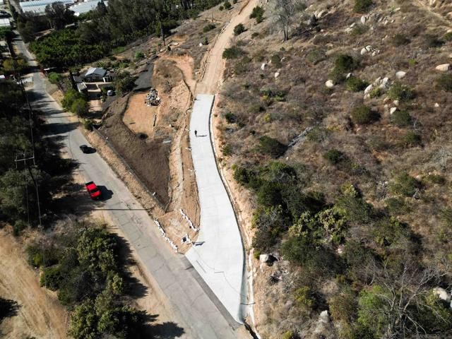 496 Camino Calafia, San Marcos CA: https://media.crmls.org/mediaz/8afa2fb5-a6b7-4eca-a194-65cbecb58fee.jpg