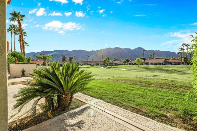 78136 Calle Norte, La Quinta CA: https://media.crmls.org/mediaz/8afb67cc-a350-410a-9eb7-36f11a408b9a.jpg