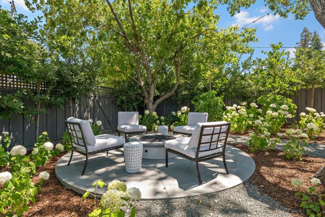 1715 Forest View Avenue, Hillsborough CA: https://media.crmls.org/mediaz/8afbb2c3-4741-47b4-ae71-7e89cf987e4a.jpg
