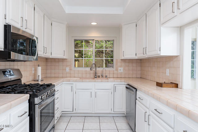 Detail Gallery Image 10 of 30 For 608 Pioneer Dr, Glendale,  CA 91203 - 3 Beds | 2 Baths