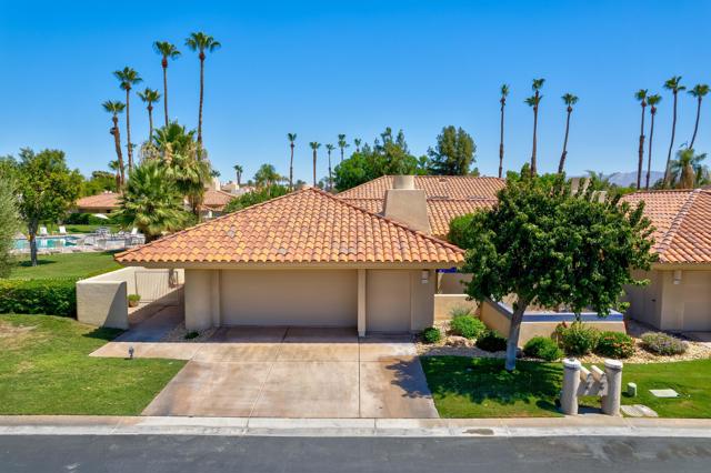 212 S Kavenish Drive, Rancho Mirage CA: https://media.crmls.org/mediaz/8afd64dd-6c5e-4460-8691-5ba0a0792251.jpg