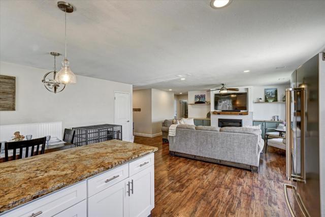 8100 Springdale Court, Gilroy CA: https://media.crmls.org/mediaz/8afe0993-543a-4fa3-bc1d-d2b79e240fc8.jpg